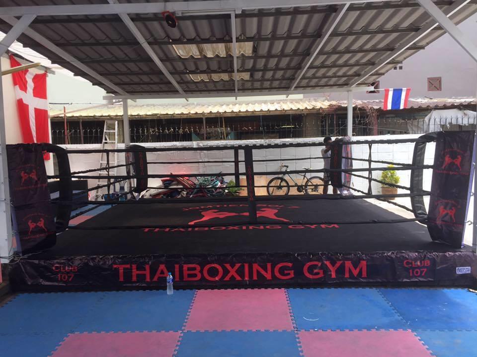 Muay Thai Hostel Club 107 Praia de Jomtien Exterior foto